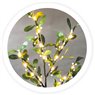 Rama decorativa LED de hojas y bayas blancas 0,75M Luz cálida